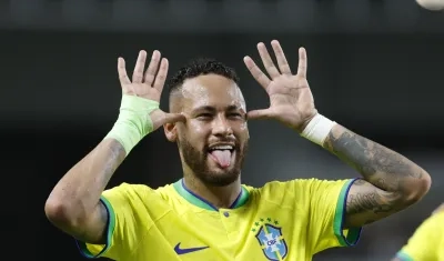 Neymar marcó un doblete en el triunfo 5-1 de Brasil sobre Bolivia. 
