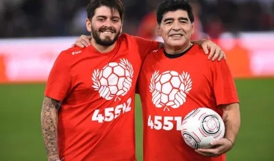 Diego Armando Maradona Júnior y su papá.