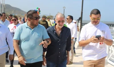 El gobernador Eduardo Verano, el alcalde de Puerto, Plinio Cedeño, y el director del Programa Parques y Playas, Jorge Ávila