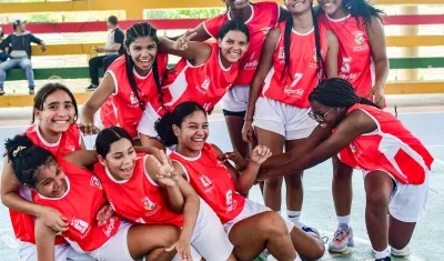 Escuela Normal Superior La Hacienda, clasificada en baloncesto femenino.