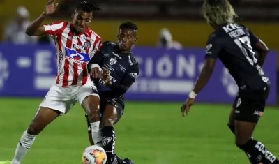 Junior ha jugado cinco veces contra rivales ecuatorianos en ese país.