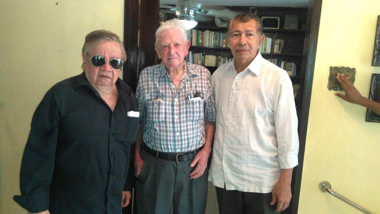 Edgar García Ochoa, el maestro Chelo De Castro y Ahmed Aguirre Acuña.