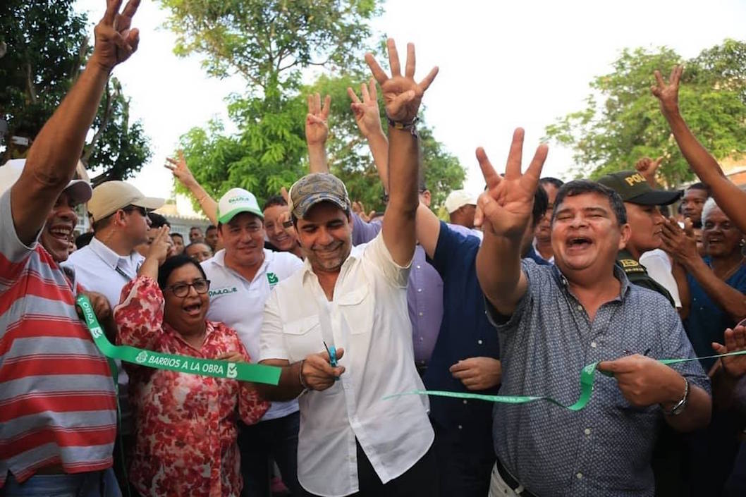 Inaugurando vías en el sur de Barranquilla.