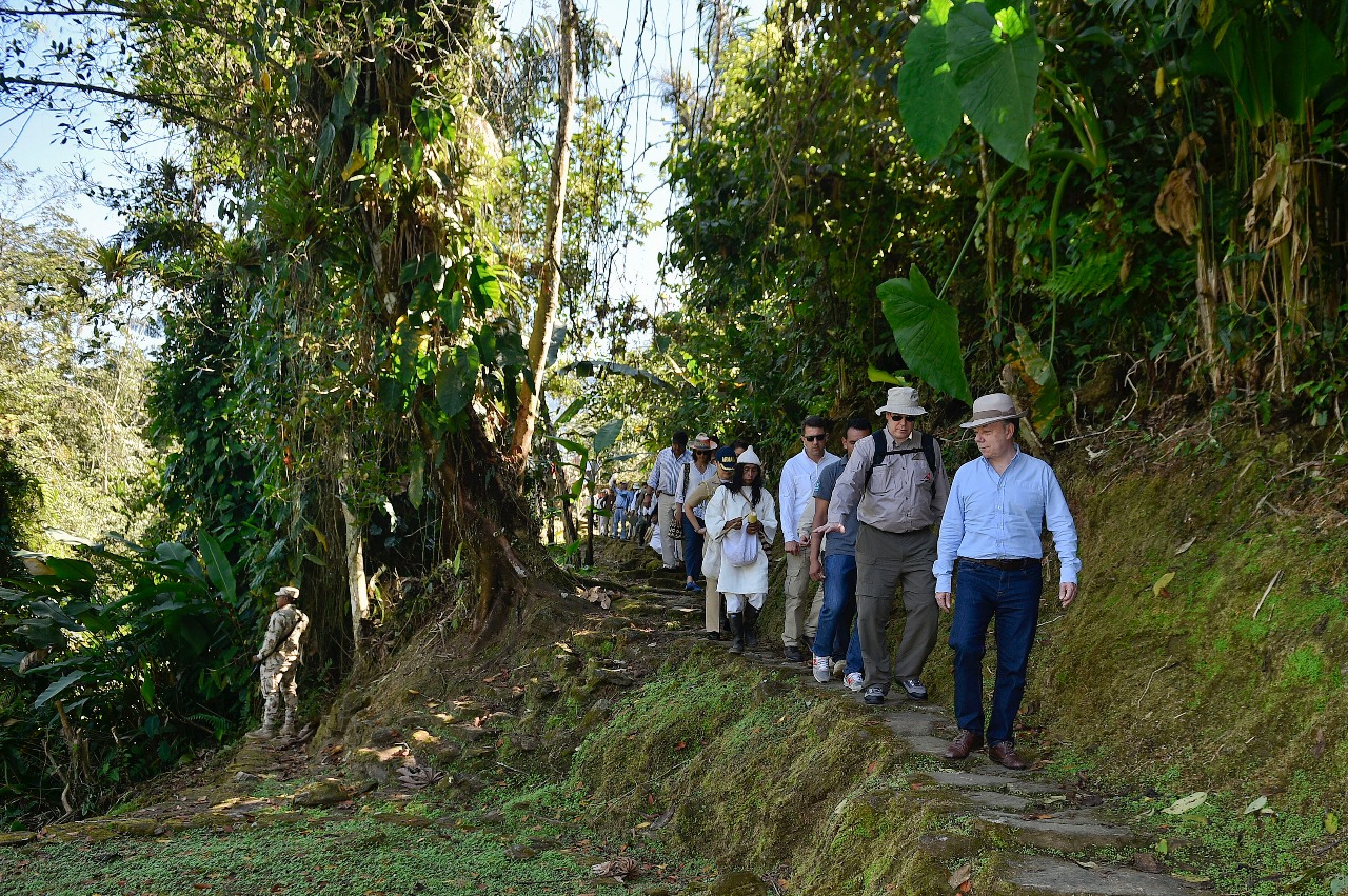 El Presidente Santos hace de guía en la visita del Príncipe Alberto de Mónaco a la Sierra Nevada de Santa Marta.