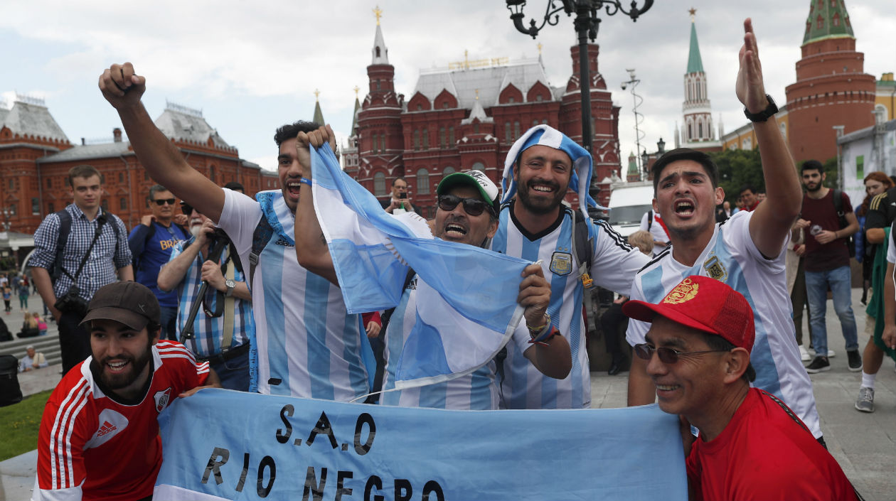Los hinchas de Argentina se ilusionan con Lionel Messi y la Copa.
