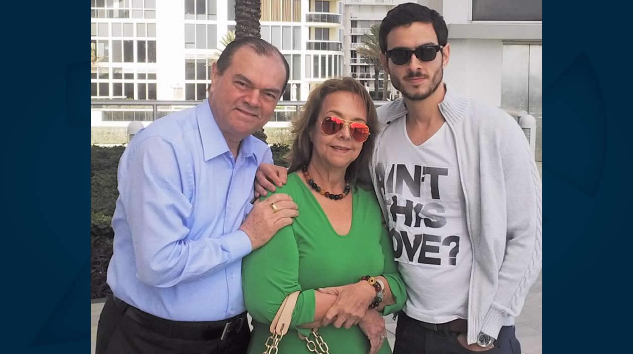 Jorge Daza con su esposa 'Cocky' y su hijo Mario Andrés, en una foto familiar tomada en diciembre del 2013. 