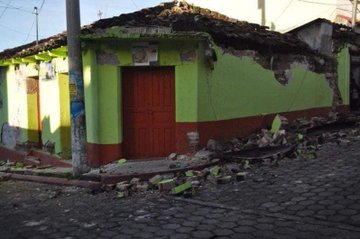 Algunos daños ocasionados por el sismo en Guatemala.