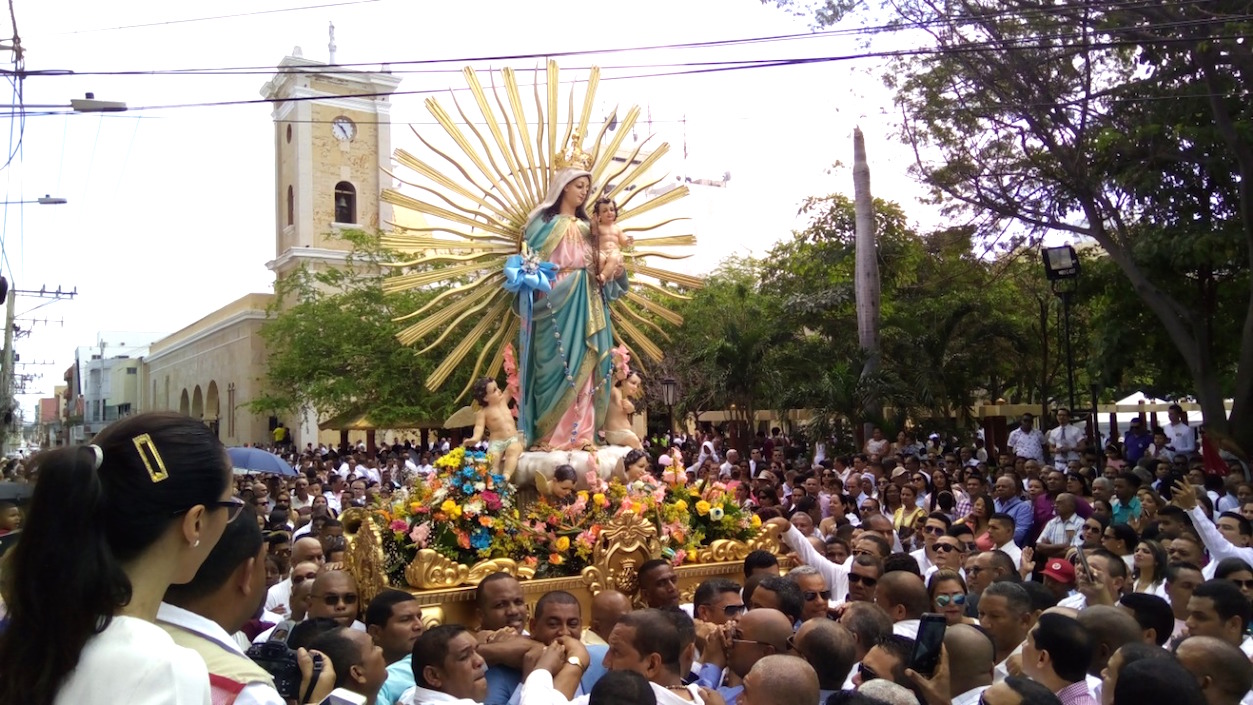 La procesión en Riohacha.