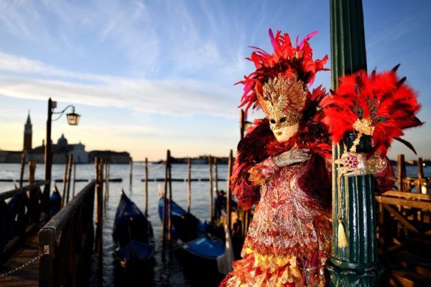 Integrante de comparsa en el Carnaval de Venecia.