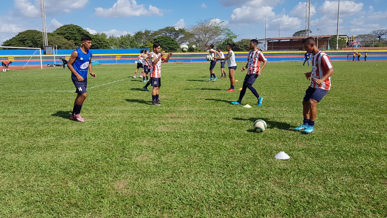 Junior de Managua durante un entrenamiento. 