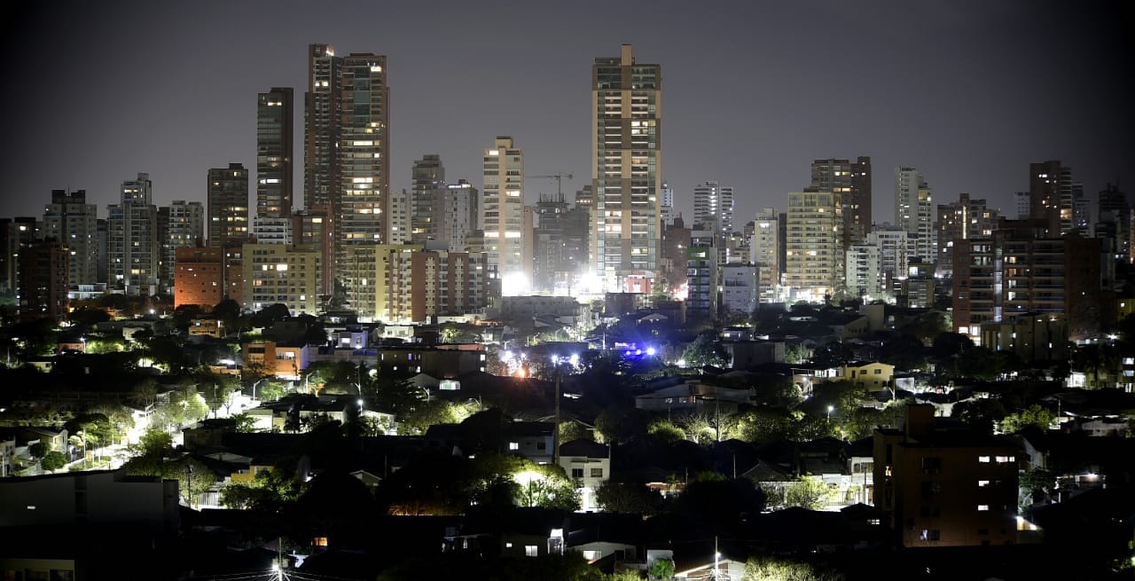 Panorámica nocturna de Barranquilla.