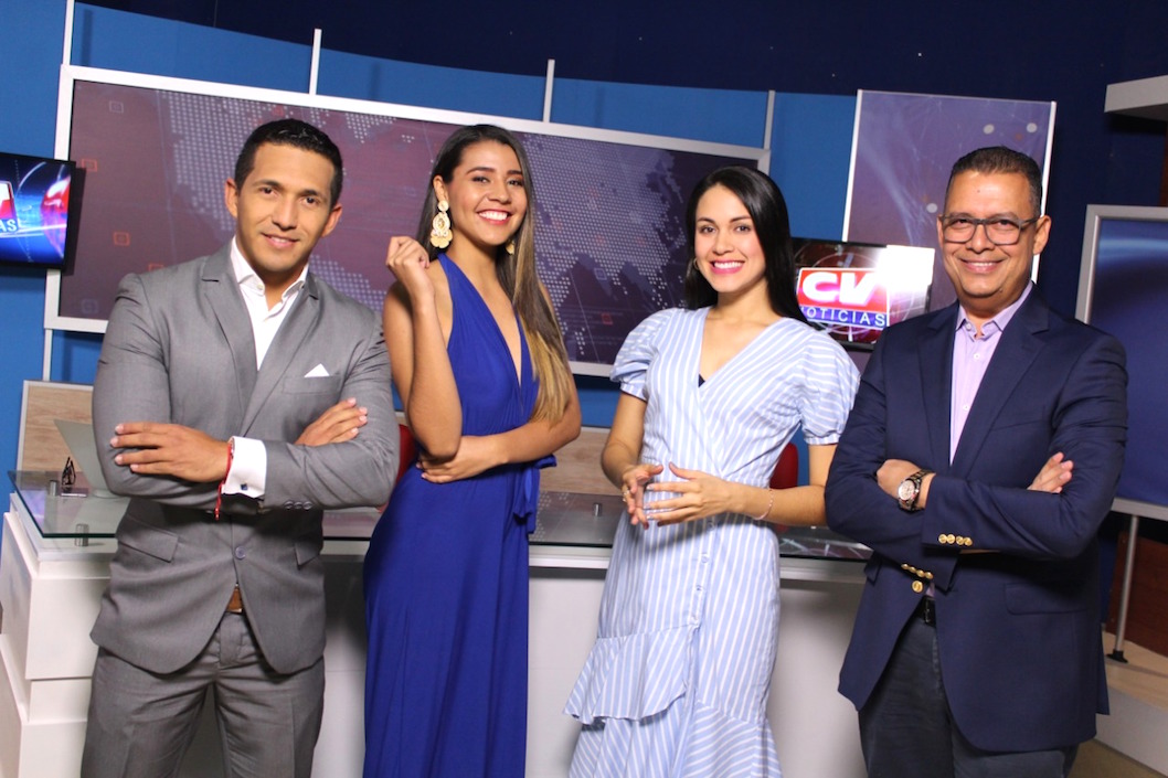 Los presentadores Said Gómez, Kelly Cuello, Shirley Campillo y Ernesto Herrera.