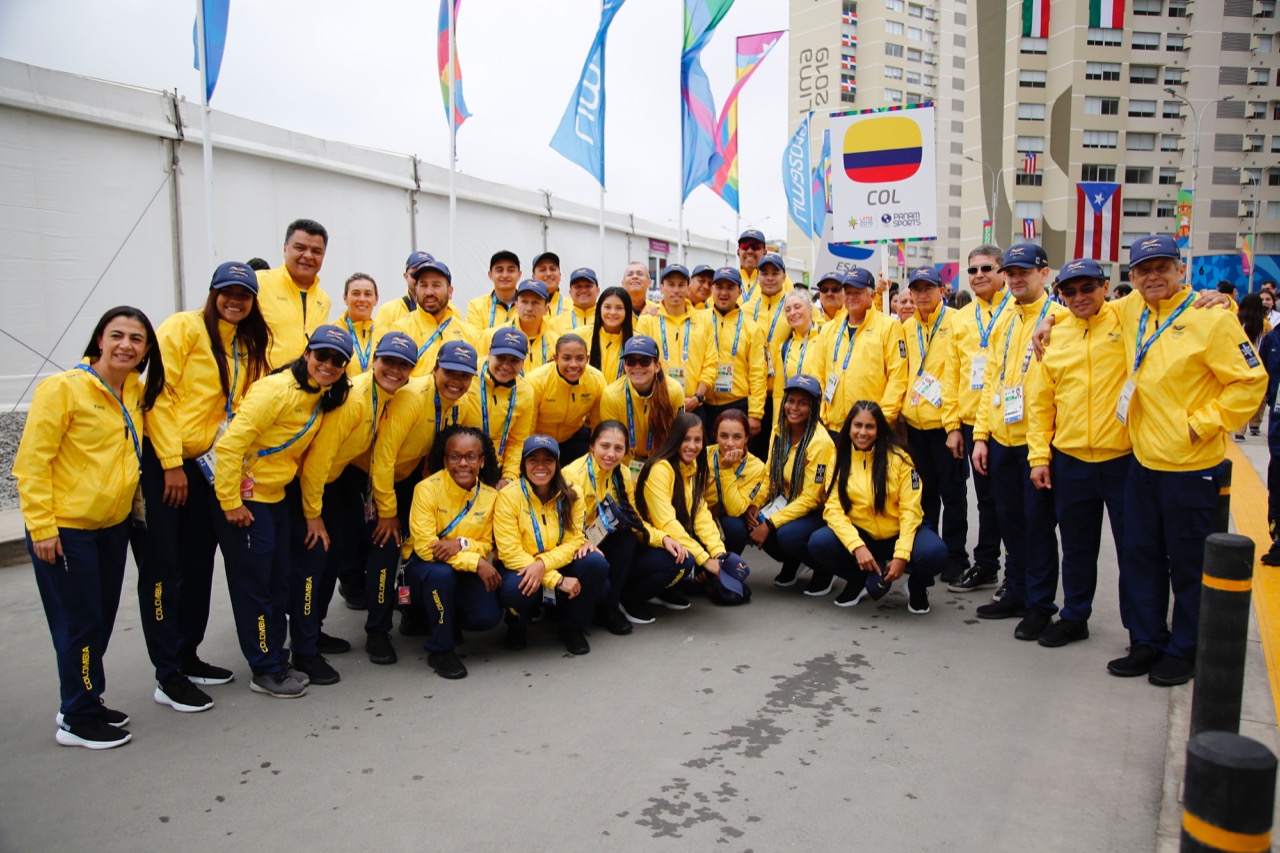 Deportistas y delegados colombianos tras ele evento. 