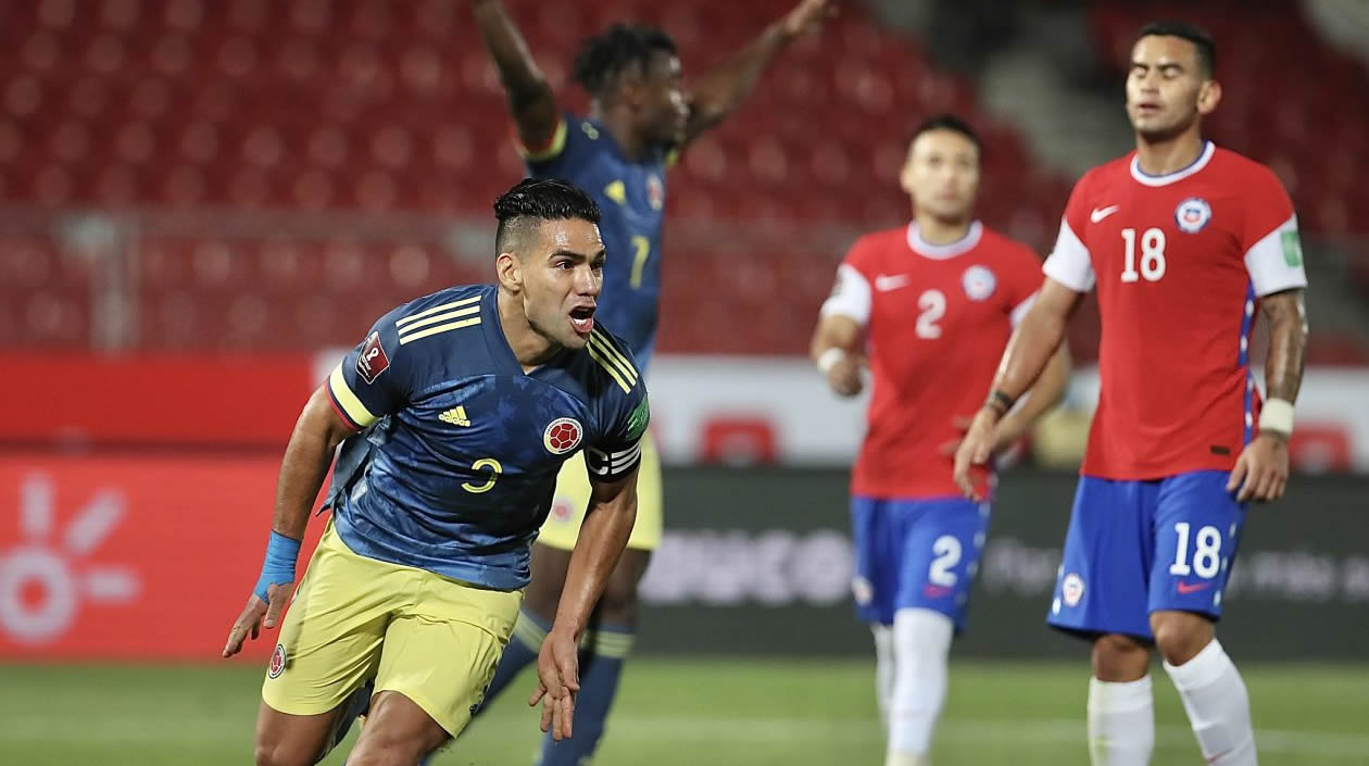 Espectacular celebración de Falcao García del empate colombiano en Chile.