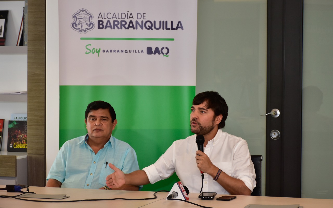 El secretario de Obras Públicas, Rafael Lafont y el Alcalde de Barranquilla, Jaime Pumarejo.