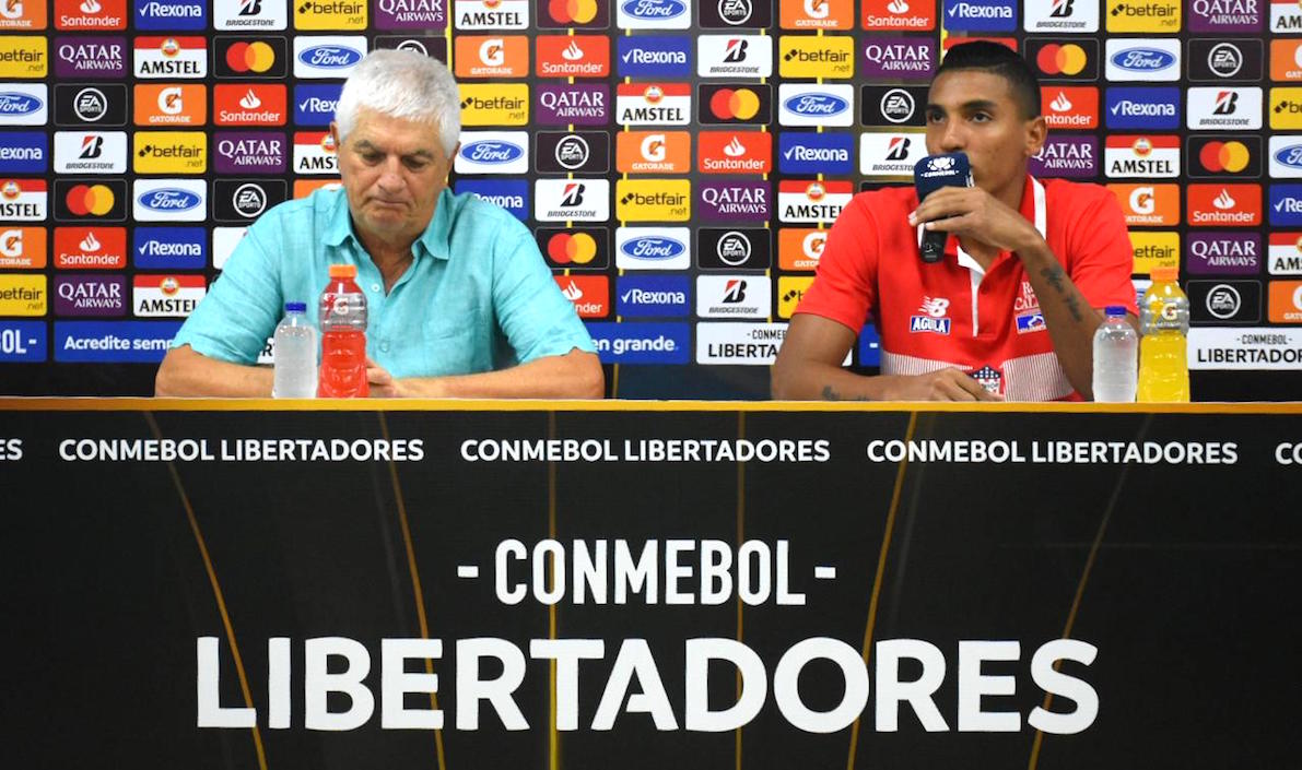 Julio Comesaña y Gabriel Fuentes en la rueda de prensa al final del partido.