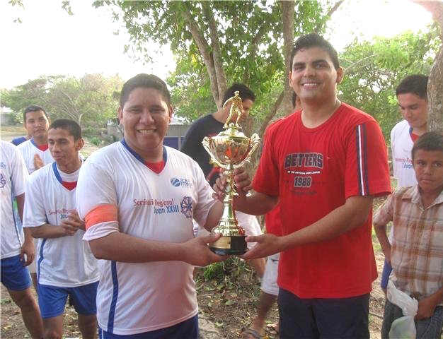 Tras participar con el equipo de fútbol de la Arquidiócesis de Barranquilla.