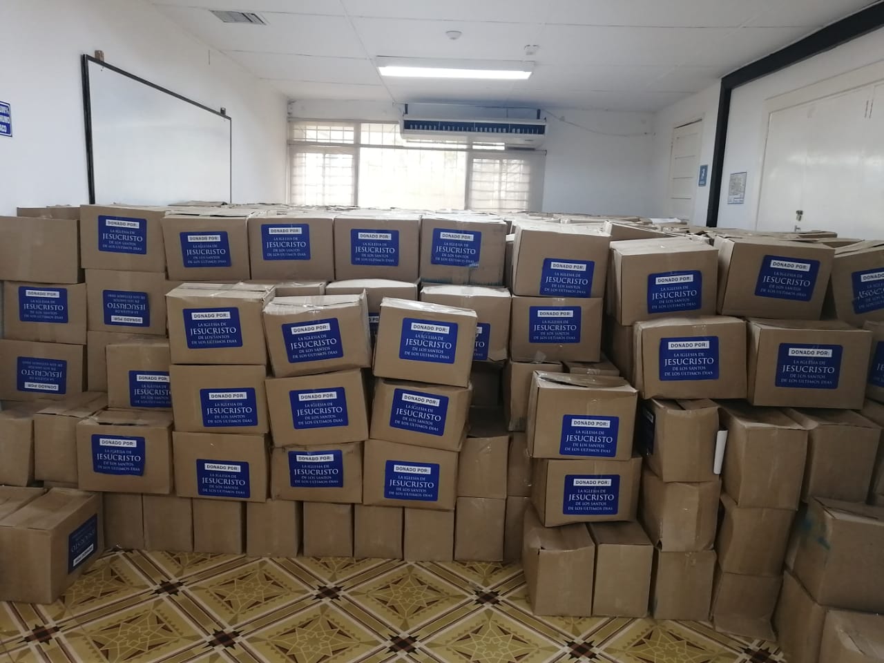 Parte de las ayudas que serán entregadas en 6 departamentos de Colombia tras la donación de la Iglesia de Jesucristo de los Santos de los últimos días.