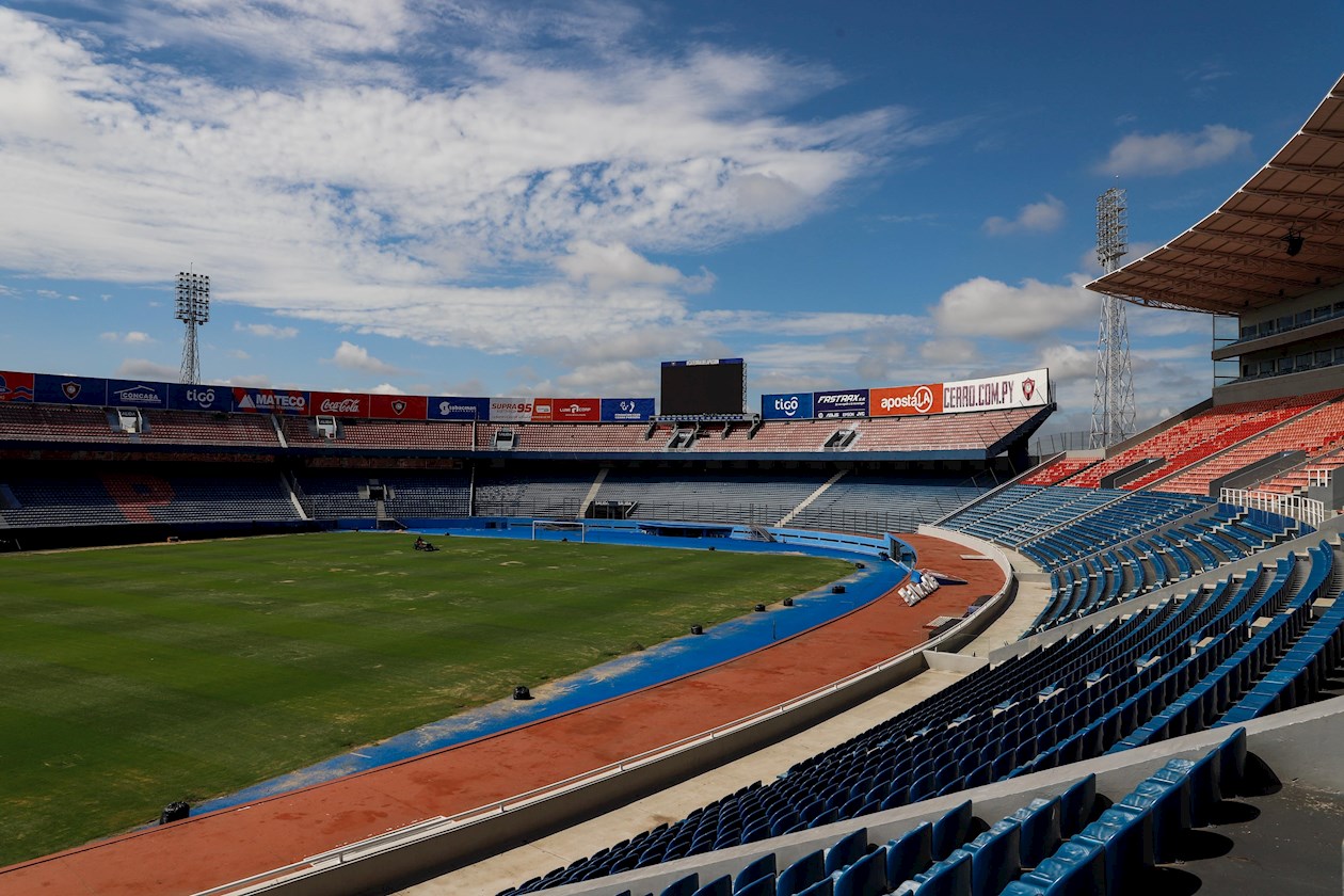 Fotografía general del estadio hoy, durante un recorrido al Estadio La Nueva Olla, de Asunción (Paraguay). 
