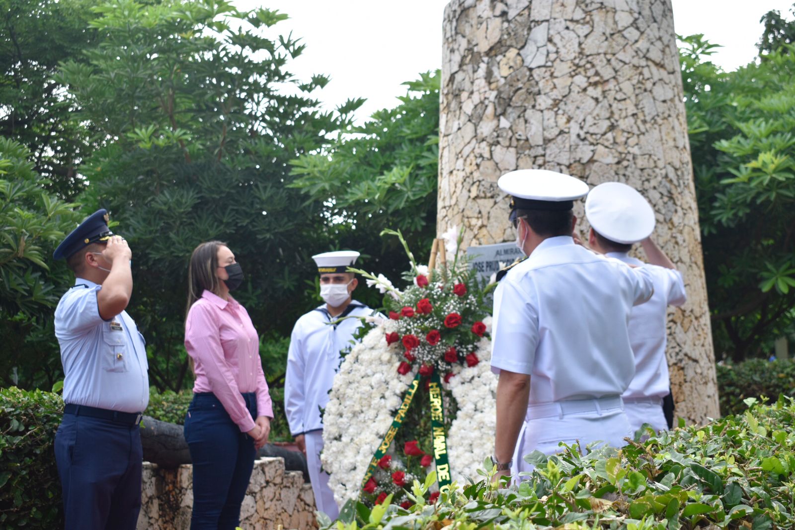 Ofrenda floral a Almirante José Padilla López.