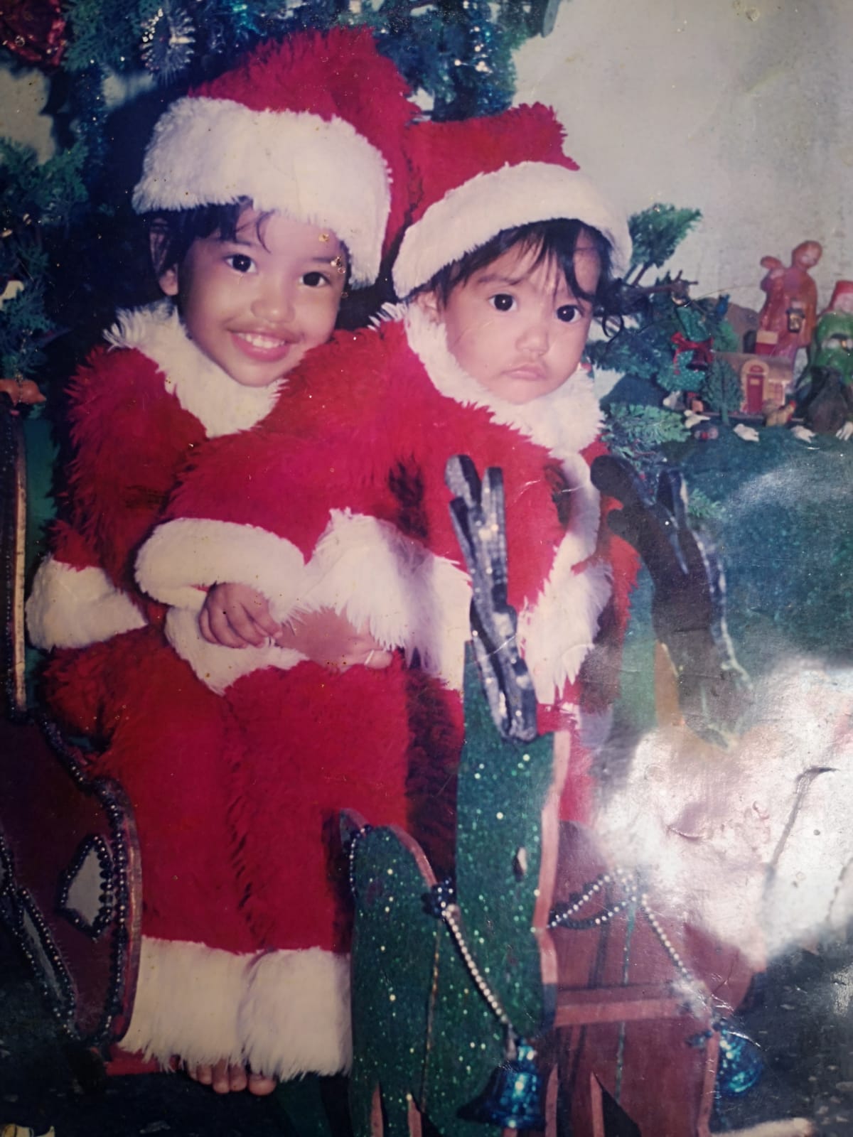 Laura Valentina y su hermana Melani cuando eran niñas.