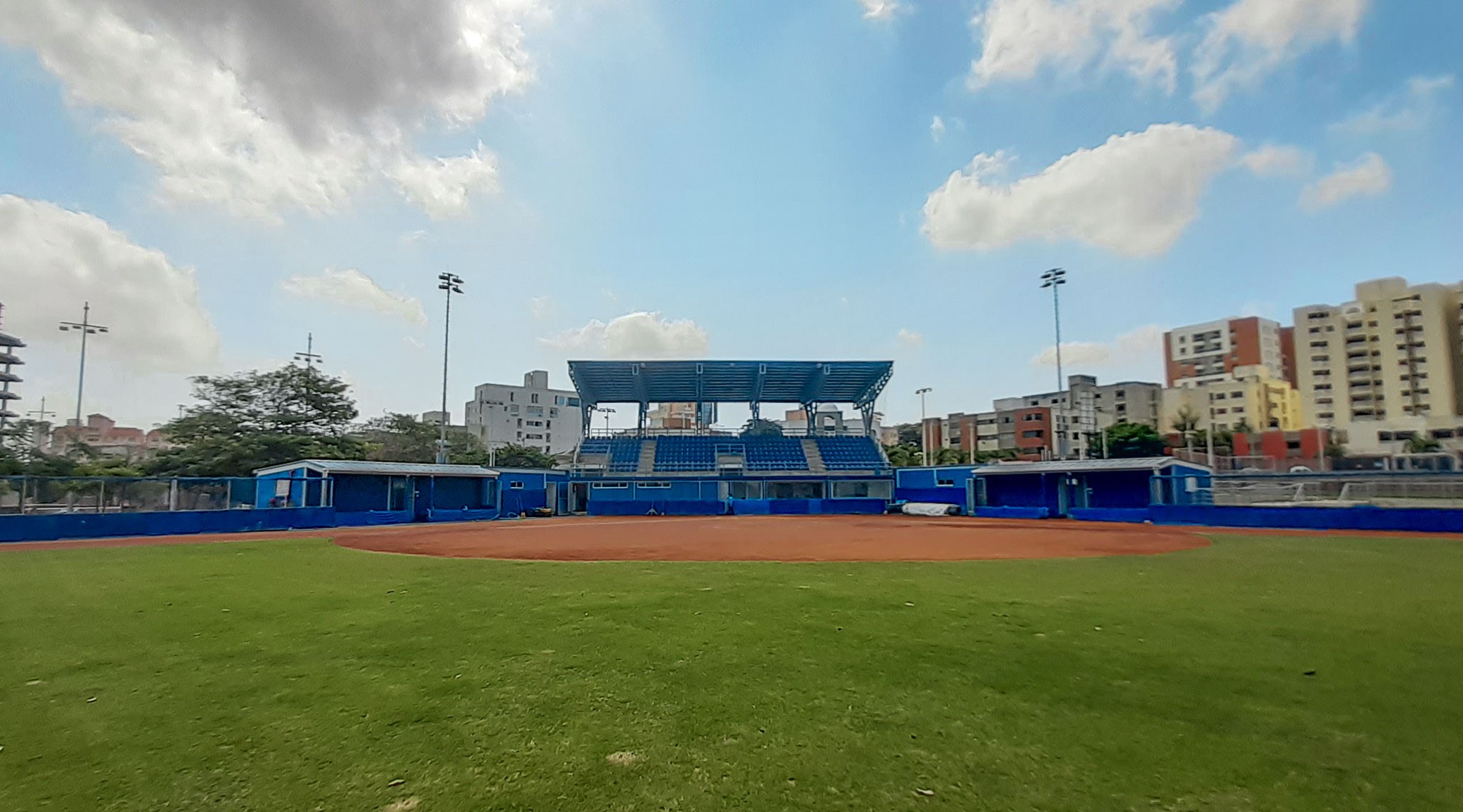 Estadio Edgardo Shemel de softbol. 