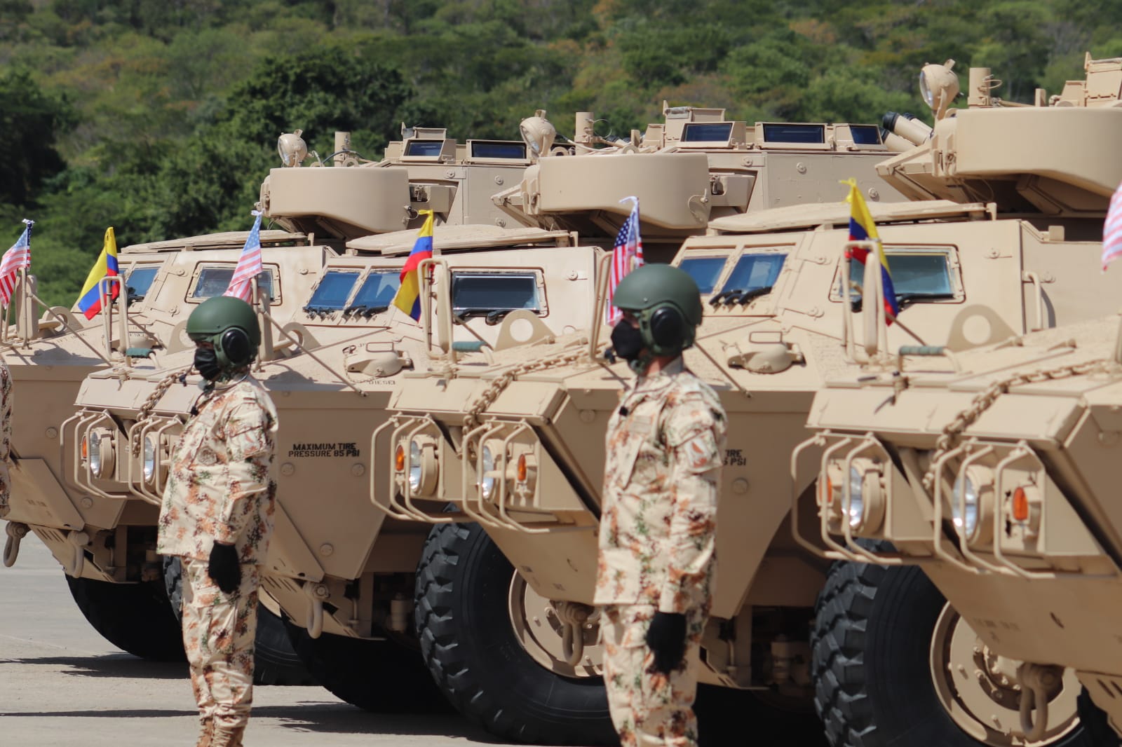 Con presencia del ministro de Defensa, la cúpula militar y policial, el Comando Sur de los EE. UU. entregó 20 vehículos ASV-M1117 a las Fuerzas Militares de Colombia.