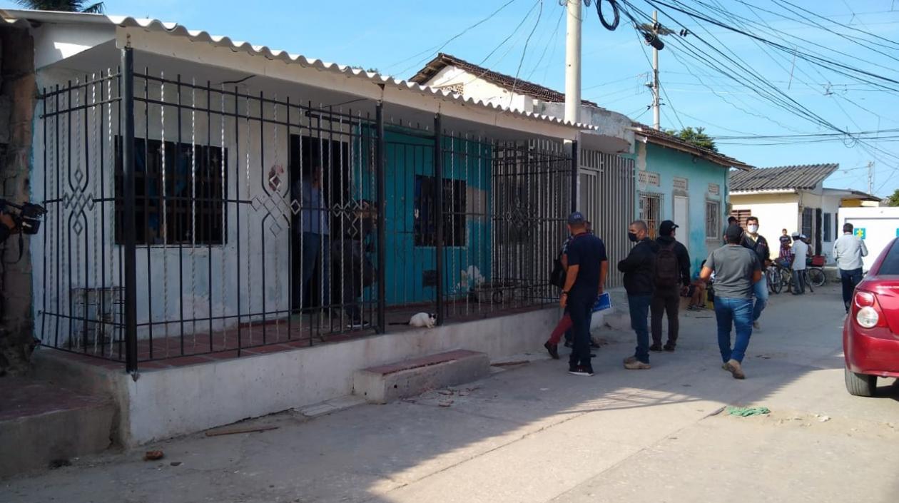En esta vivienda del barrio Cachimbero dos hombres en moto lanzaron una granada. 