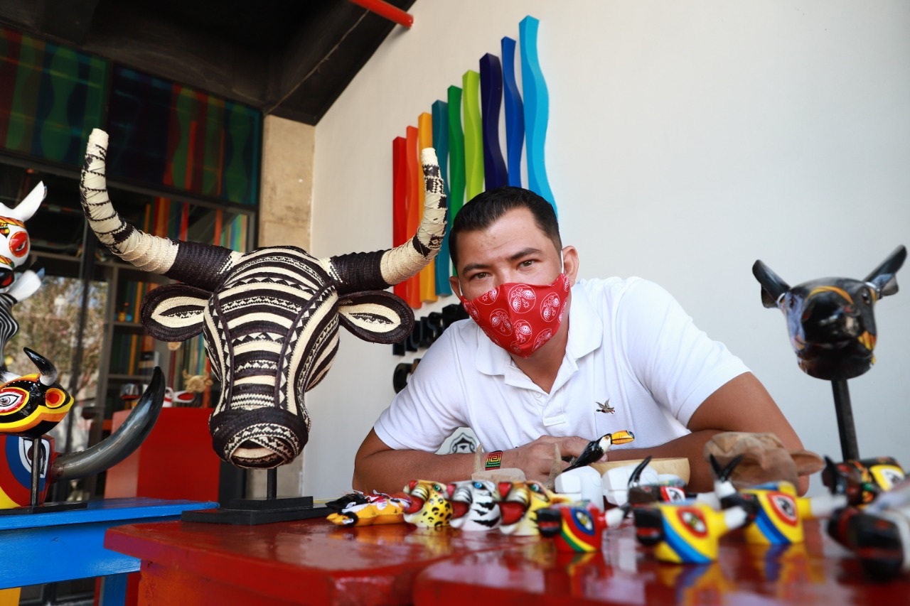 Luis Demetrio Llanos, artesano y hacedor del Carnaval de Barranquilla.