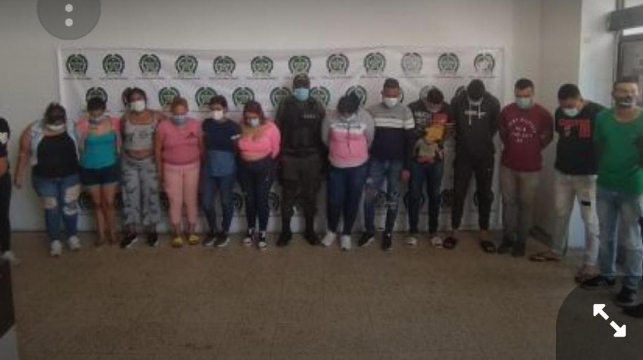Los 17 presuntos integrantes de 'Los Costeños', capturados el pasado viernes 26 de marzo.