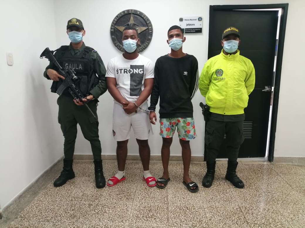 Los presuntos integrantes de 'Los Papalópez' capturados por la Policía Nacional.