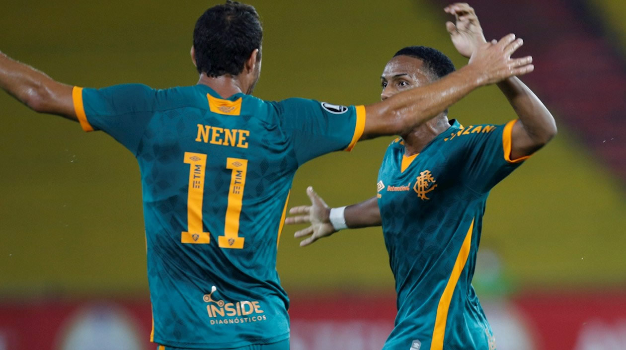 Nene y Kayky celebrando el empate 1-1 en Guayaquil.
