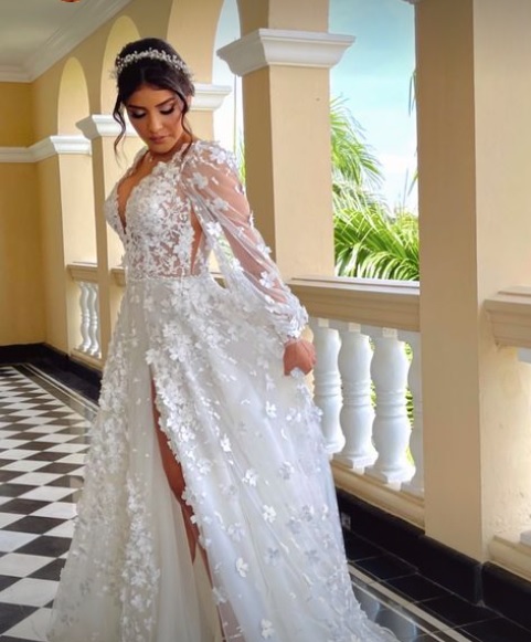 Tasharem Villegas Lindao luce su vestido de novia. 