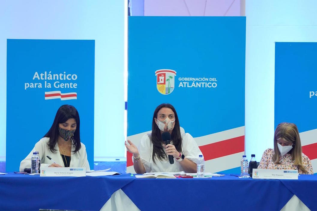 Las Ministras María Victoria Angulo y Karen Abudinen con la Gobernadora Elsa Noguera.