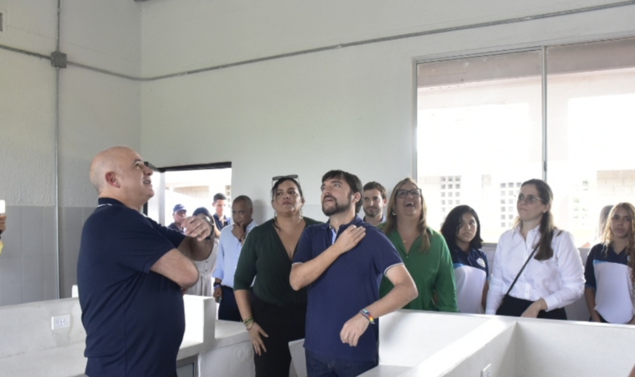 El COO de Tecnoglass, Christian Daes y el Alcalde de Barranquilla, Jaime Pumarejo.