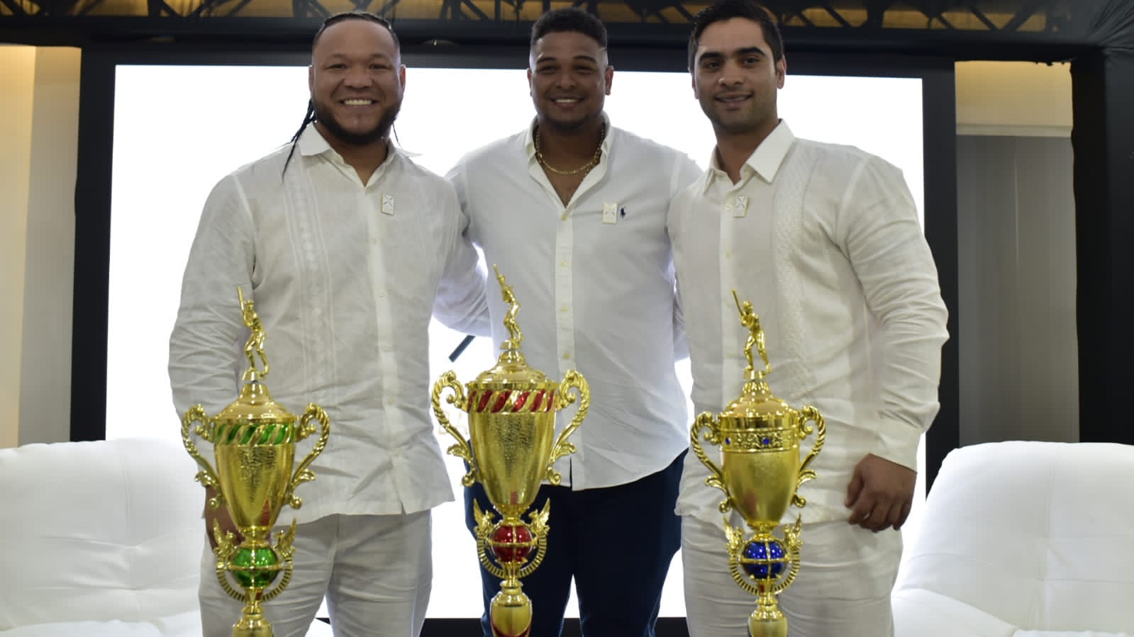 Harold Ramírez, Ronaldo Hernández y José Mosquera, premiados de la noche.