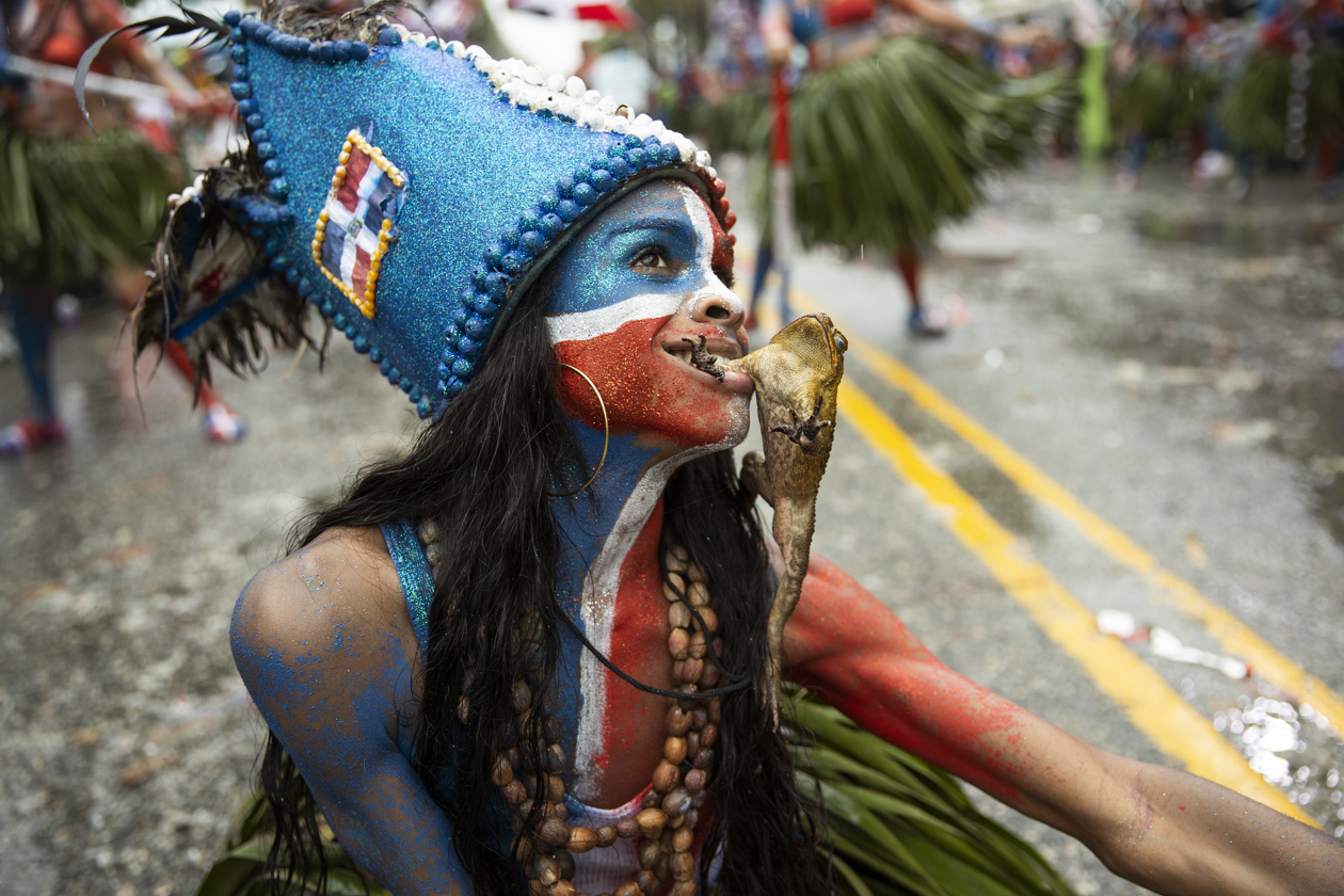 Comparsas participan hoy en el Desfile Nacional de Carnaval 2022, en el malecón de Santo Domingo