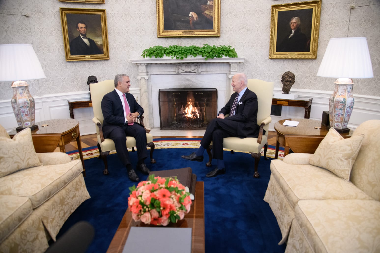 El Presidente Iván Duque y el Presidente de EE.UU., Joe Biden, se reúnen en la Casa Blanca.
