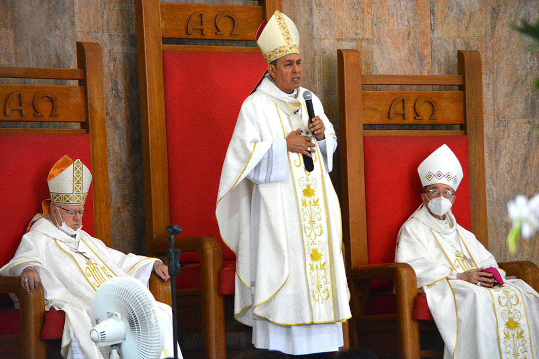 El Arzobispo de Barranquilla, Monseñor Pablo Salas Anteliz, presidiendo la ceremonia.
