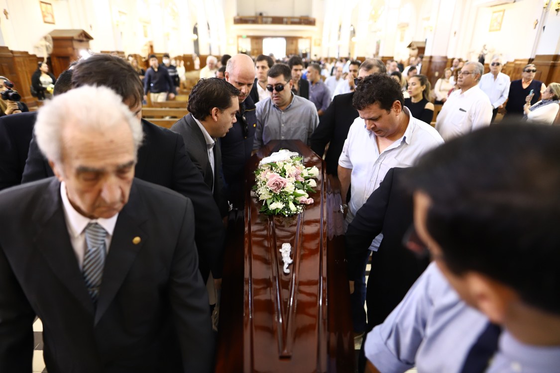 Francisco Pecci, en el sepelio de su hijo Marcelo Pecci, el fiscal antimafia asesinado en Barú, Cartagena.