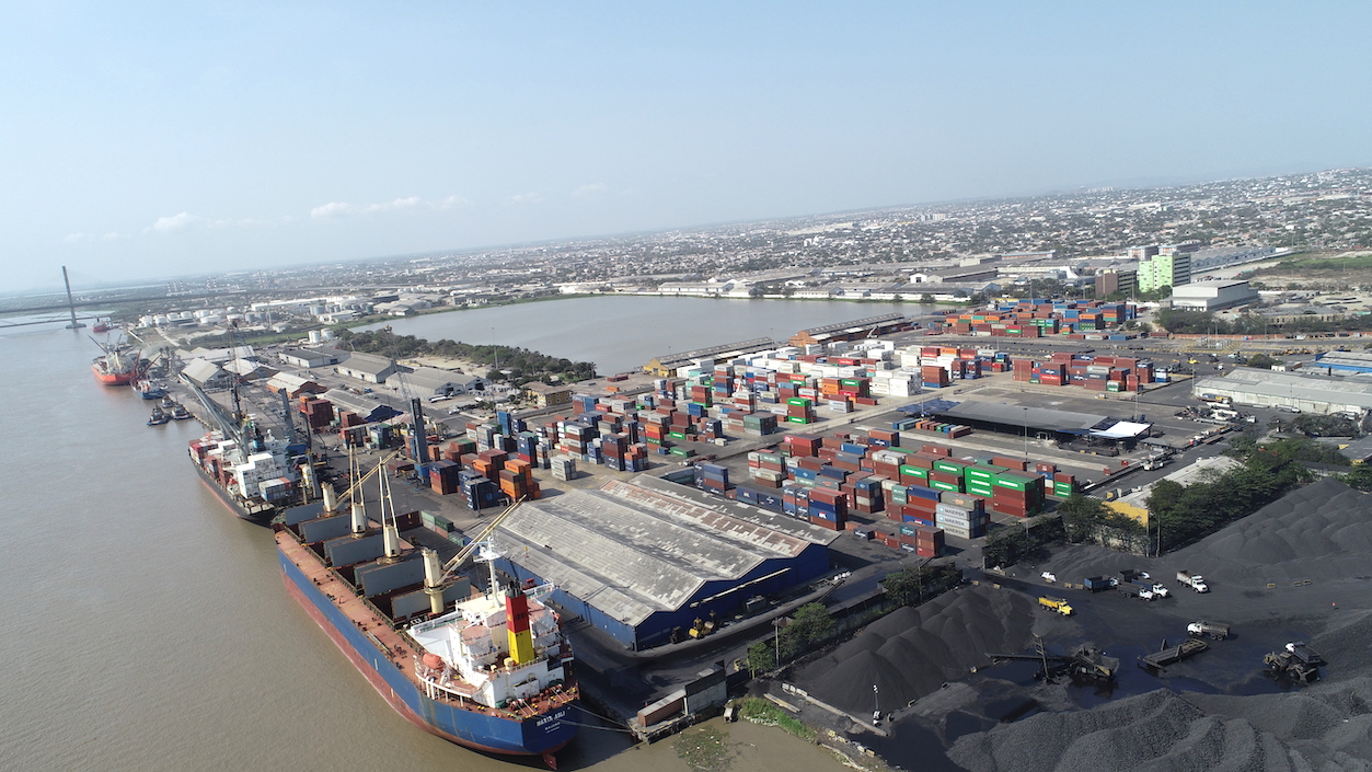 El los últimos 5 años el puerto ha movilizado 9,6 millones de toneladas de carga a granel.
