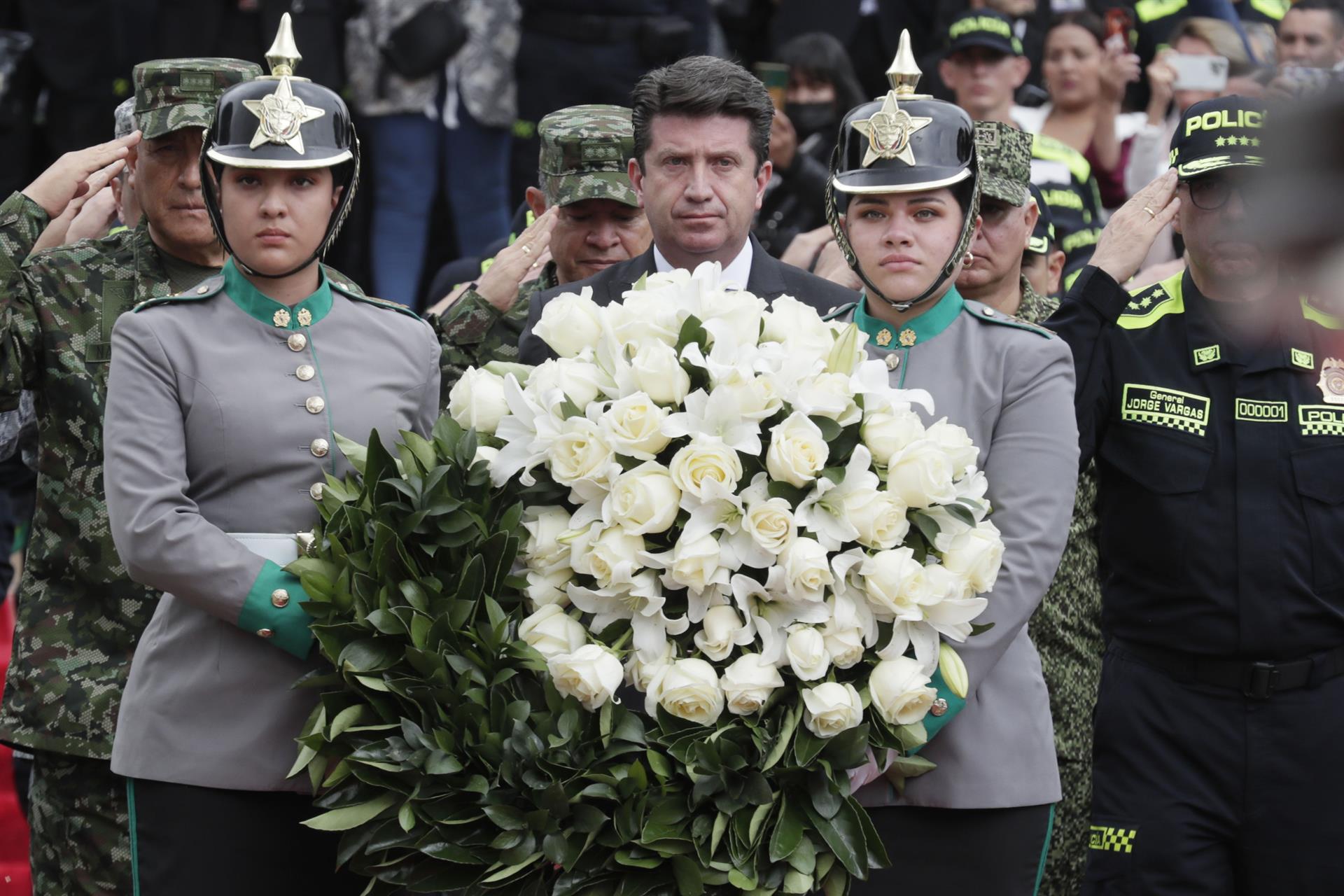 El Ministro de Defensa, Diego Molano, en la ceremonia en honor de los 36 policías asesinados en Colombia.