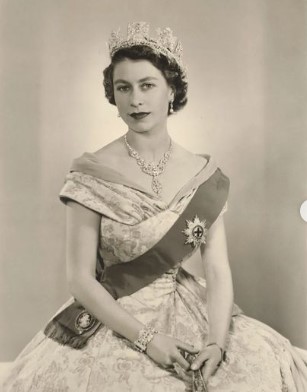 Isabel II asumió el trono en 1952, tras la muerte de su padre, el Rey Jorge VI