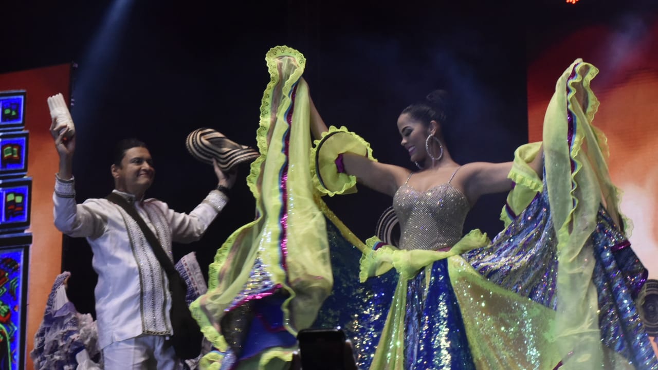 El Rey Momo del Carnaval de la 44, Tito Crissien y la Reina Daniella Falcón.