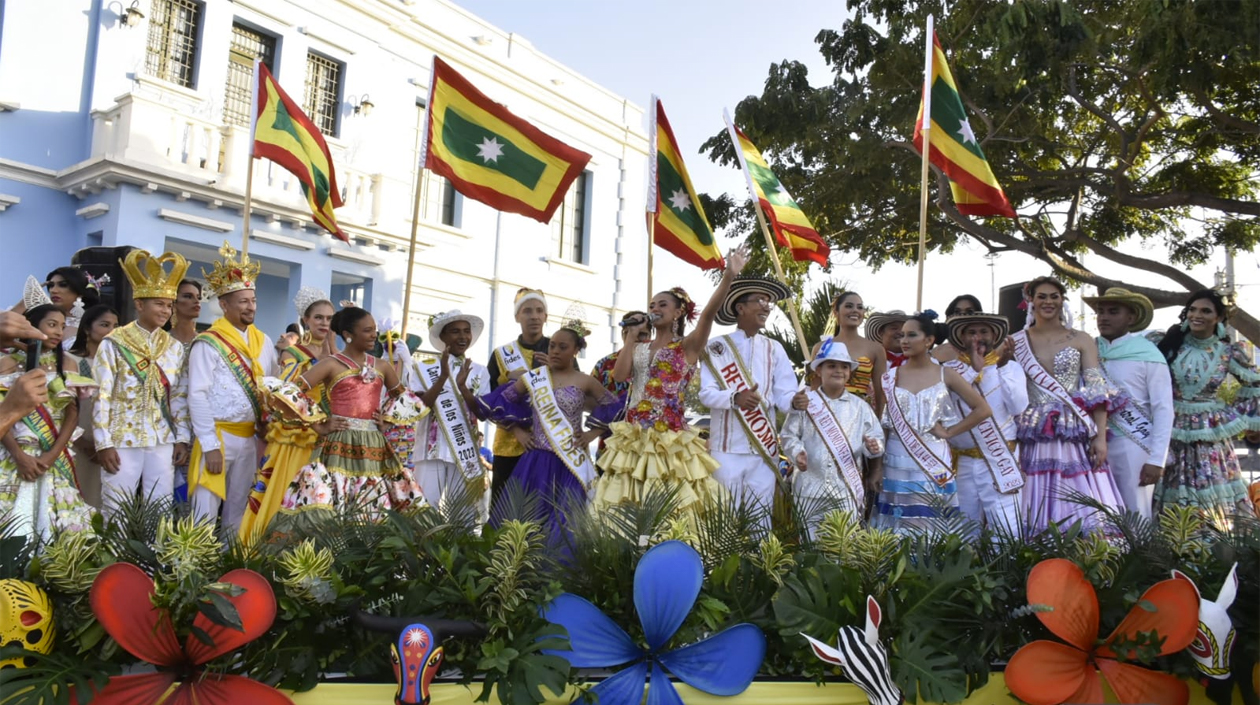 Izada de bandera del Carnaval de Barranquilla 2023.
