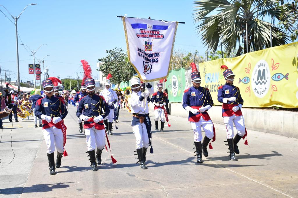 Apertura del desfile.