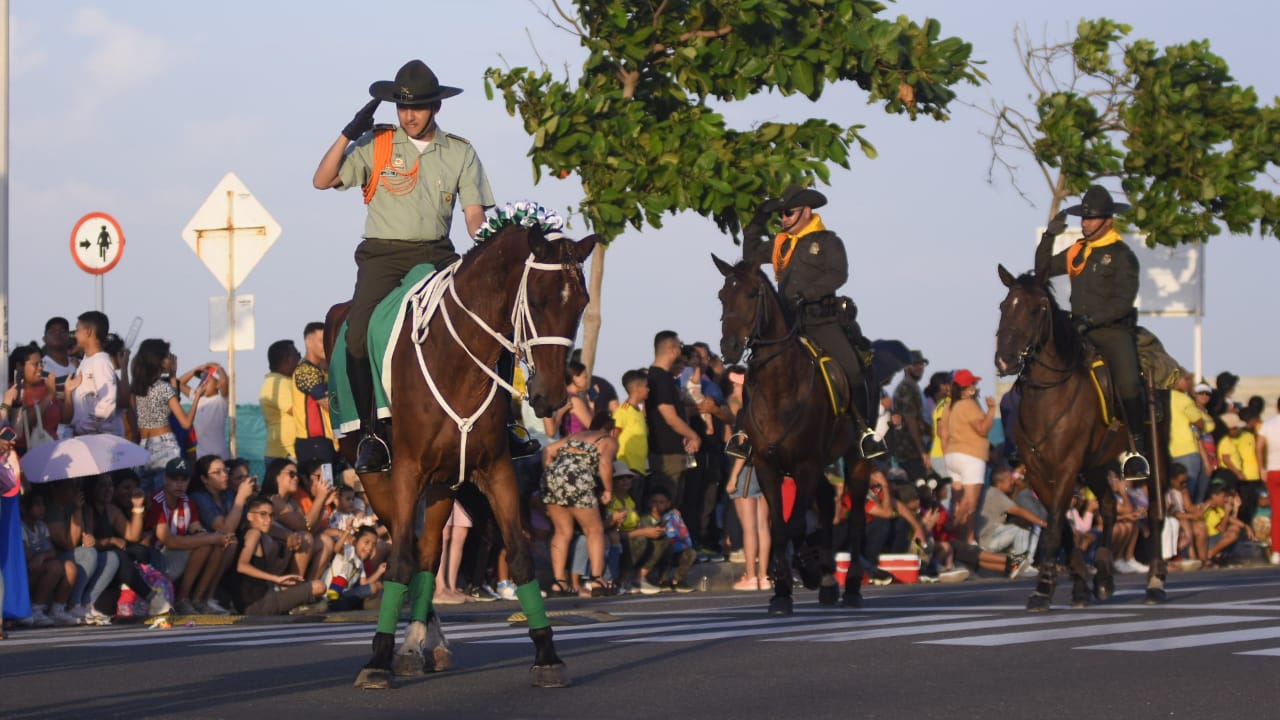 Desfile militar en el Gran Malecón.