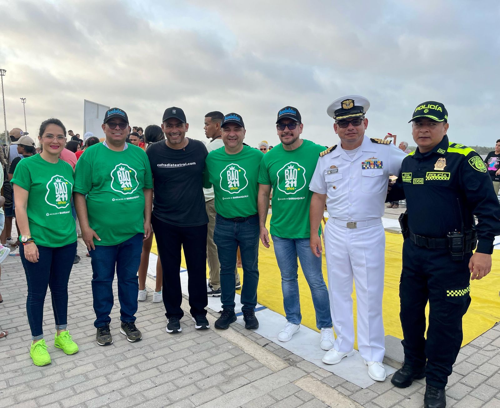 El secretario de Cultura, Juan Carlos Ospino, con otras autoridades distritales y fuerzas militares