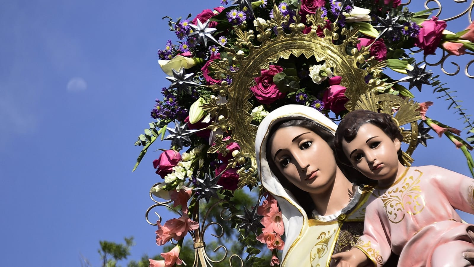 Virgen del Carmen, patrona de los conductores.