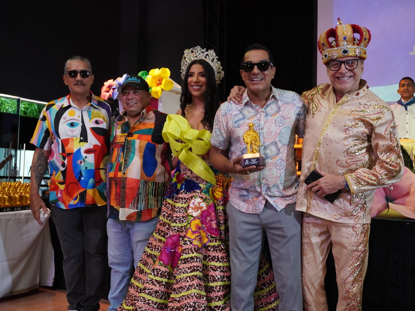 El ‘príncipe del Carnaval’ Checo Acosta recibió su 'Joselito Carnaval de Oro'. 